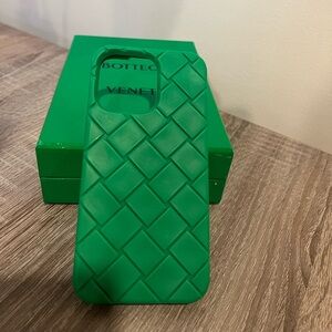 iPhone 13 Bottega veneta phone case in color vottega
